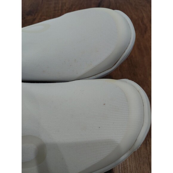 Oofos OOmg eeZee Low Mens Size 11.5 Slip-On Shoes Knit White Recovery White main image 11